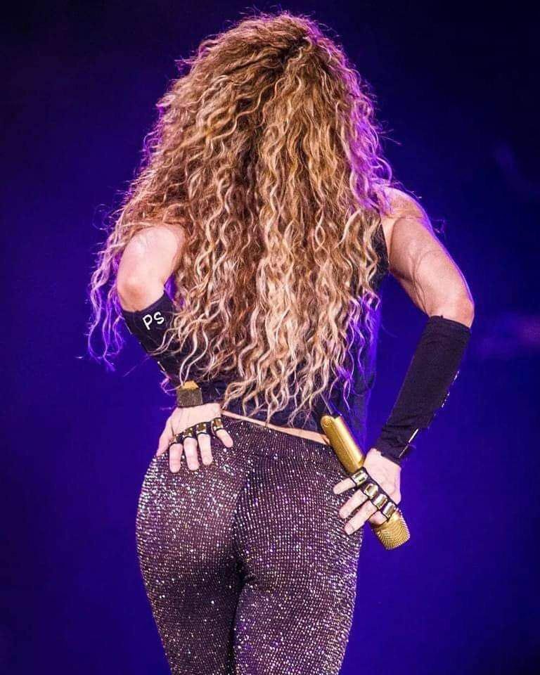 Shakira #PViCQEdK