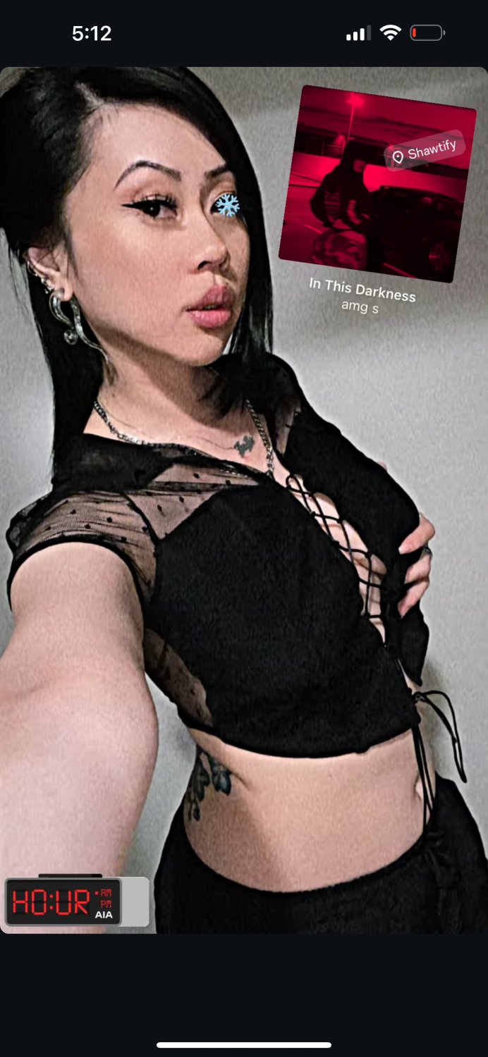 Tatted Petite Asian stoner #aCpDr9mb
