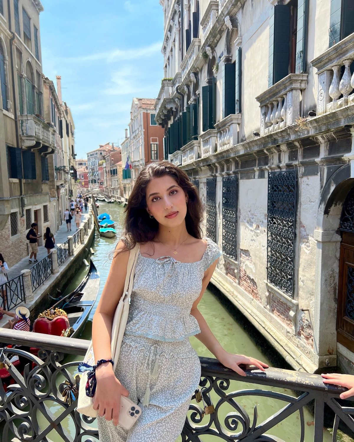 Deena Pakistani IRL from Calgary #gWrCjfXT